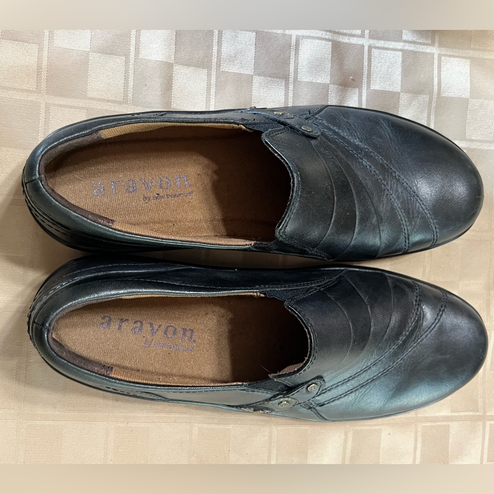 Aravon DANIELLE Loafers Womens Size 8.5B‎ Black Leather Slip-Ons by New Balance